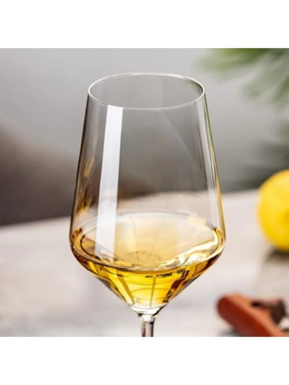 Elegant Set of 4 Lead-Free 14oz Wine Glasses for Red & White Wine Enjoyment